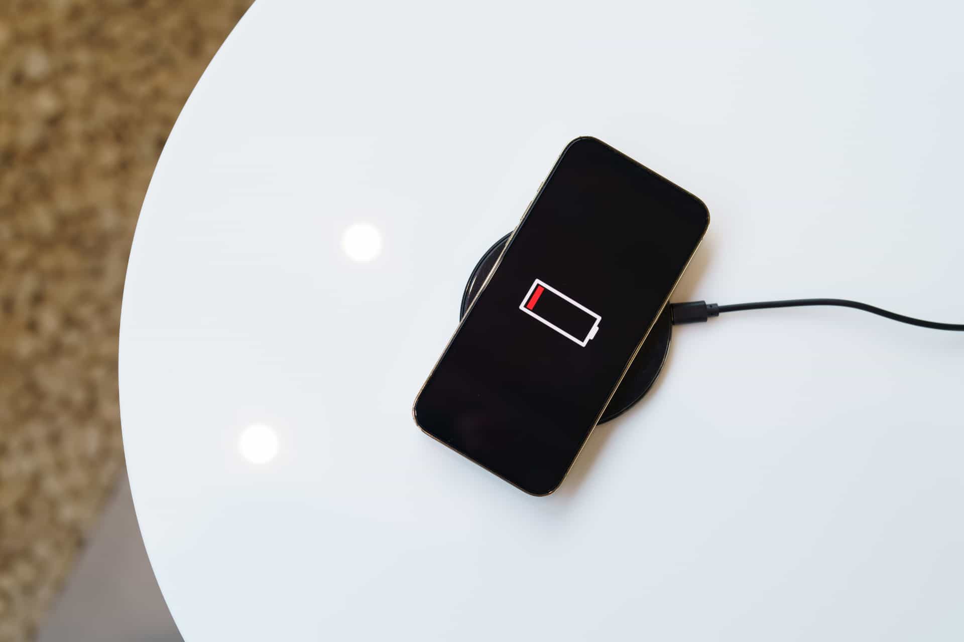 Pode deixar o celular no modo economia de energia?