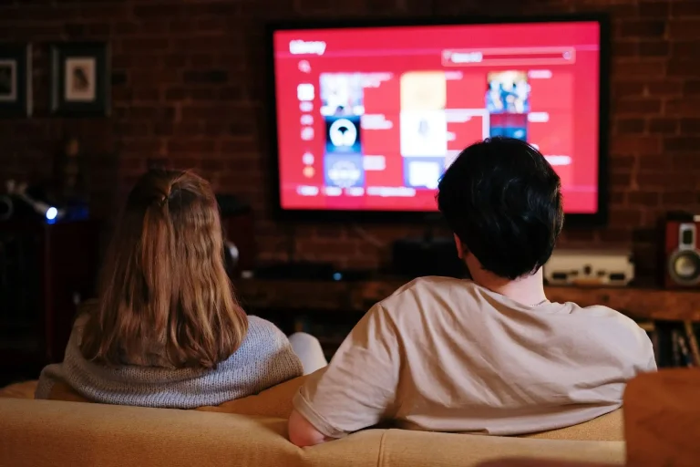 As melhores TVs custo-benefício de até R$ 2.500 que valem a pena em 2025