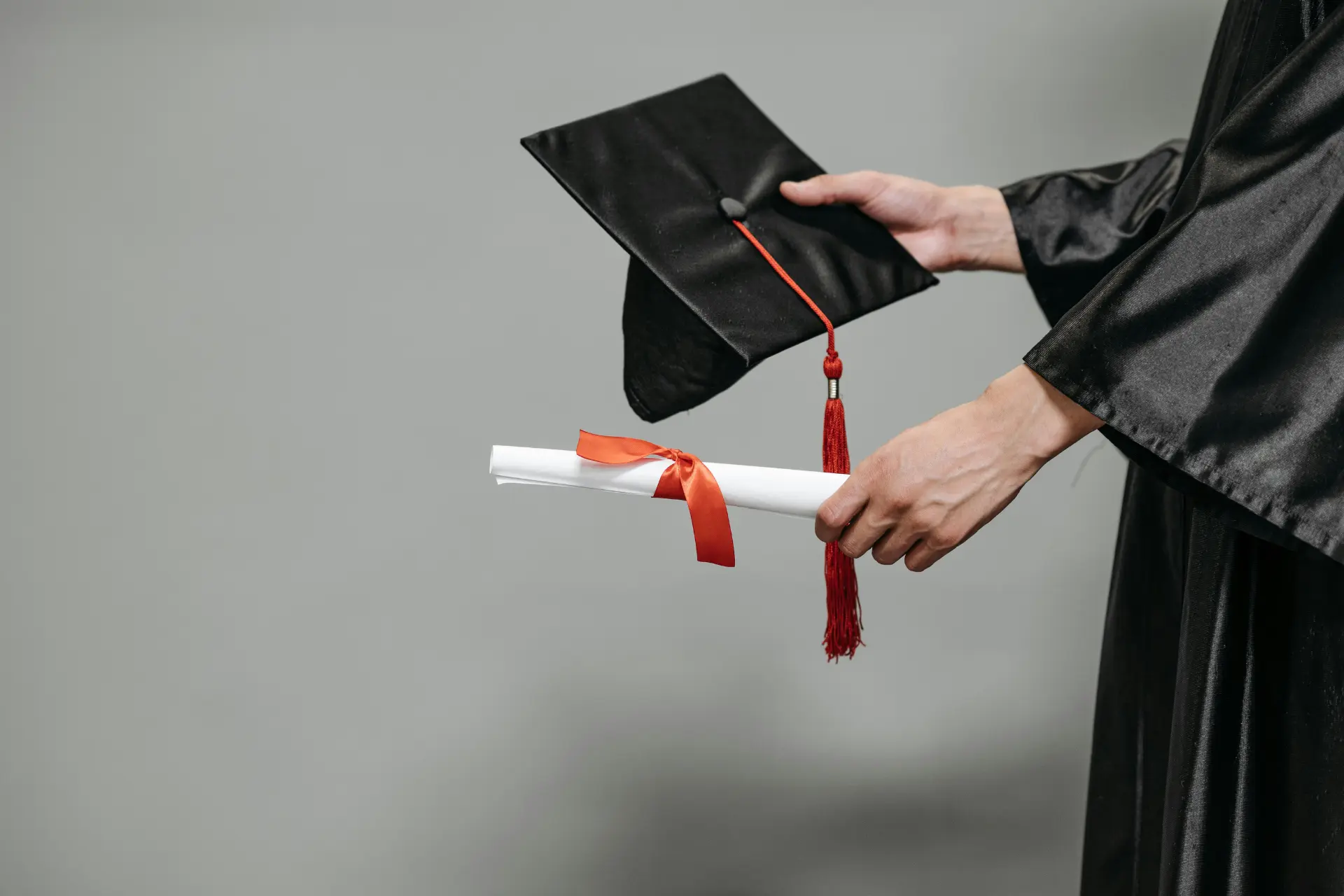 Pesquisa indica que diploma dobra ganhos e muda futuro profissional no Brasil