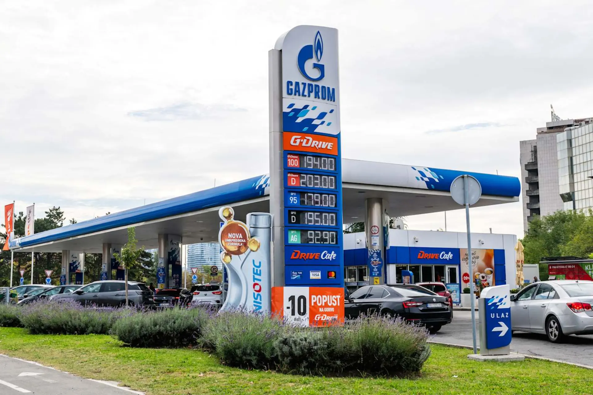 Sanções dos EUA paralisam principal fornecedora de petróleo da Sérvia