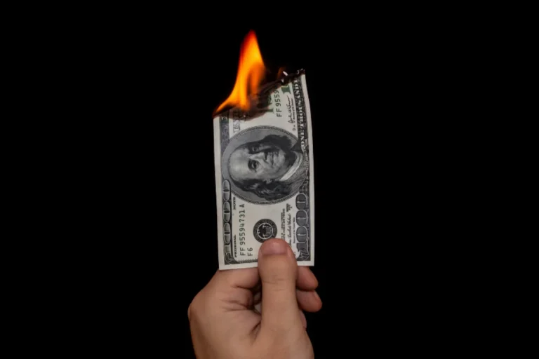 Você ganha bem, mas vive endividado? Descubra o motivo